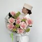 Букет французских роз Pink Modial с зееленью
