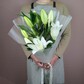 Букет из белых лилий