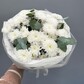 Букет кустовой хризантемы с эвкалиптом