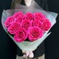 Букет малиновых роз в матовой плёнке