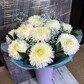 Воздушный букет из белых хризантем «Дэко»