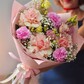 Шикарный букет из 3 французских роз, эустомы, гвоздики и гипсофилы