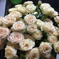 Букет кремовых кустовых роз